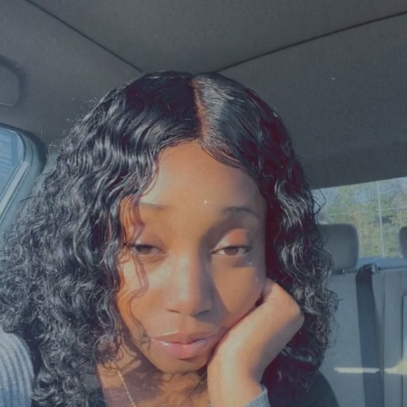 Meet your Posher, Vanaya - Picture 1 of 1